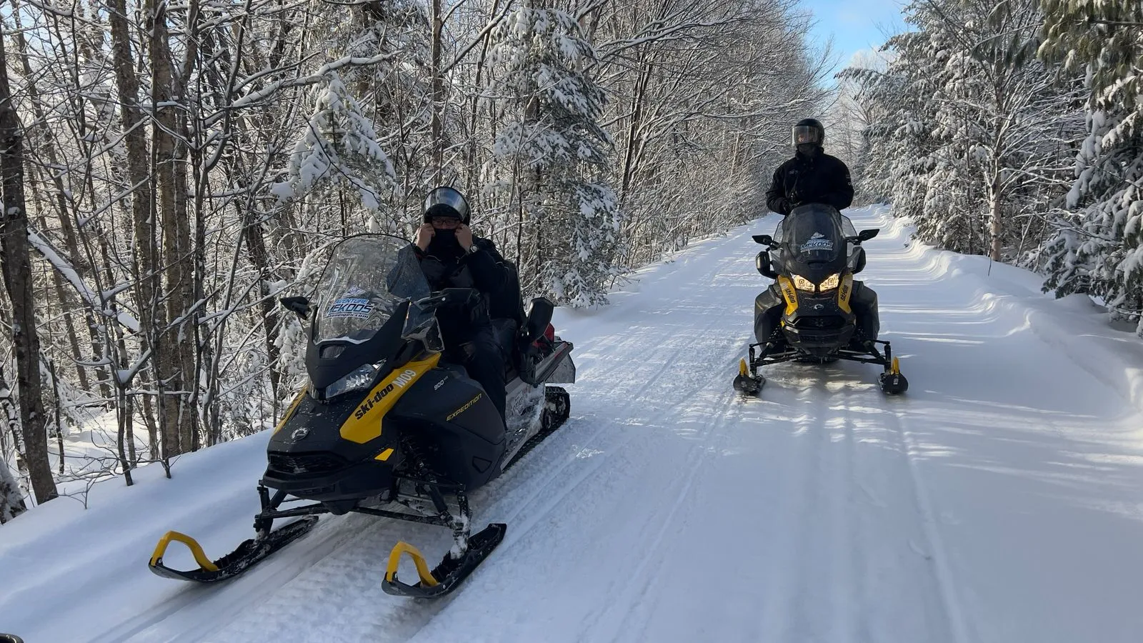 Vivez l'aventure hivernale en motoneige