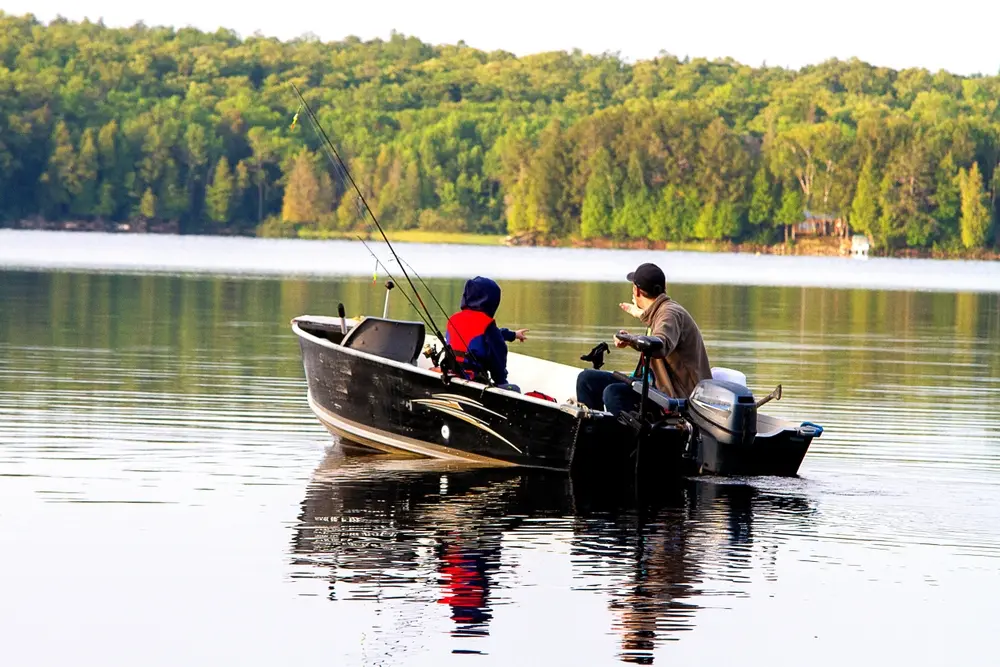 Pêche sur les lacs canadiens