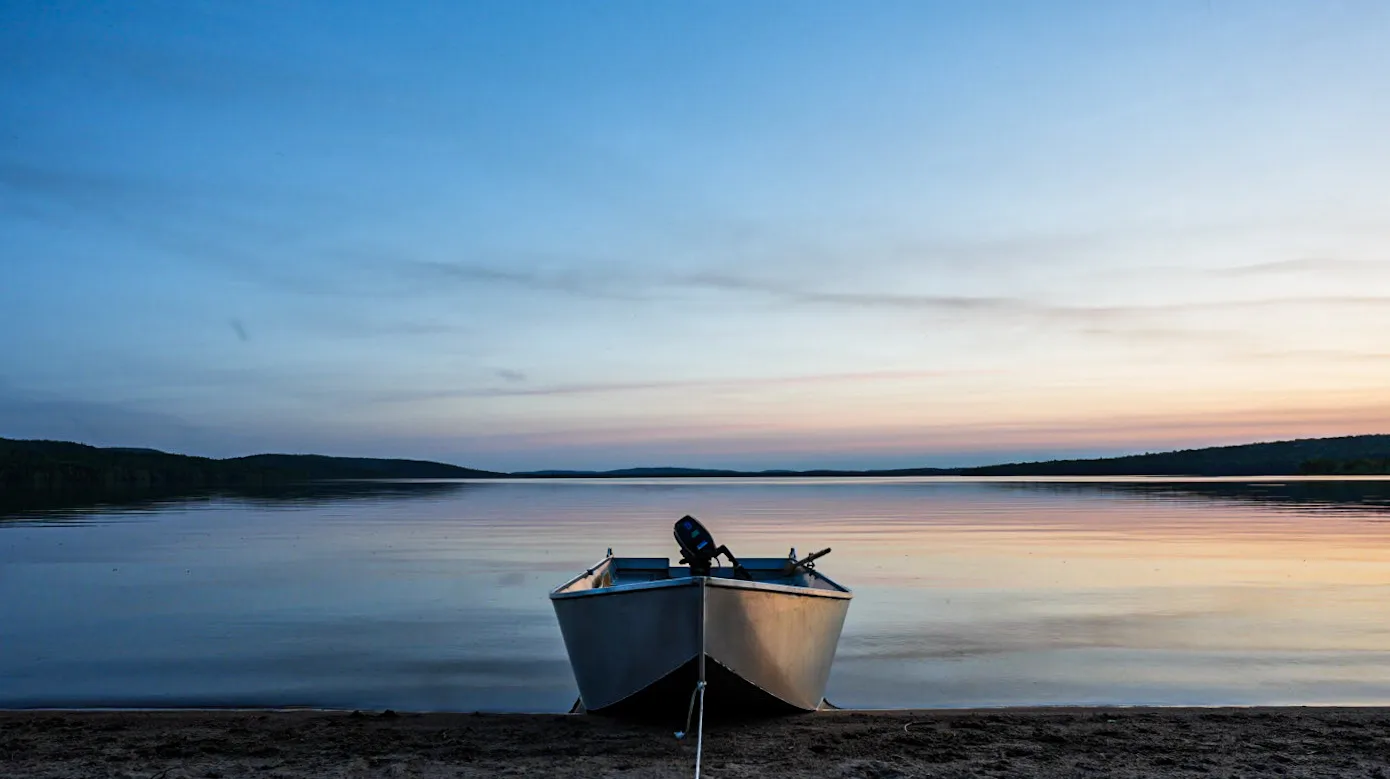 Lac et forêt à Notawissi